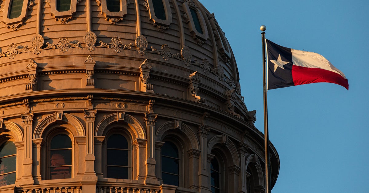 NextImg:Texas Anti-Drag Bills Move Forward In State Senate