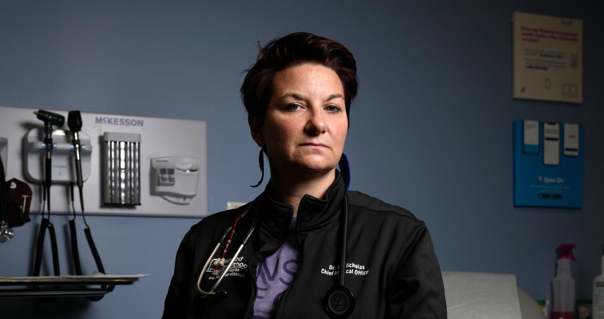 NextImg:As Southern States Ban Abortion, Thousands Turn To Illinois Clinics