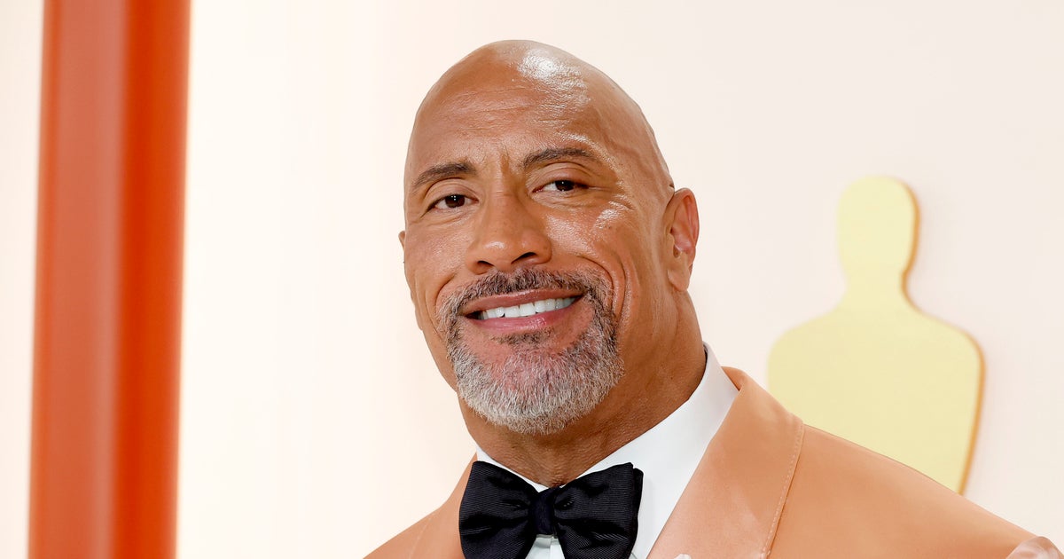 Dwayne Johnson’s Daughters Give Him The Perfect Makeover Dwayne Johnson’s Daughters Give Him The Perfect Makeover