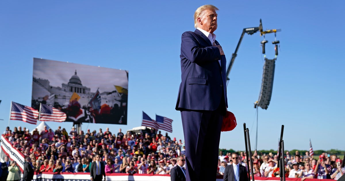 NextImg:Trump, Facing Potential Indictment, Holds Defiant Waco Rally