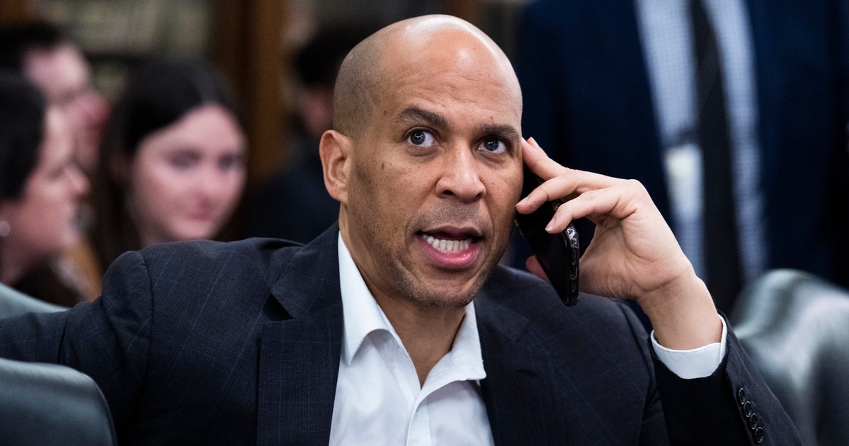NextImg:Sen. Cory Booker Blasts App For Asylum-Seekers In New Letter