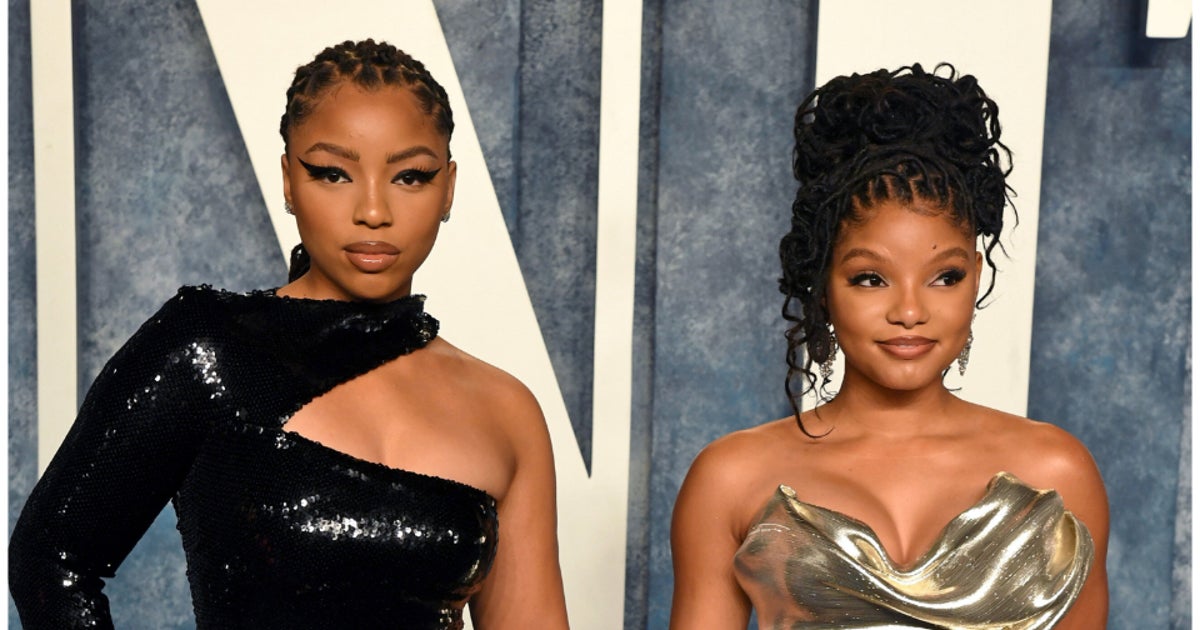 Chlöe Bailey Shuts Down Comparisons To Sister Halle: ‘It Really Pisses Me Off’ Chlöe Bailey Shuts Down Comparisons To Sister Halle: ‘It Really Pisses Me Off’