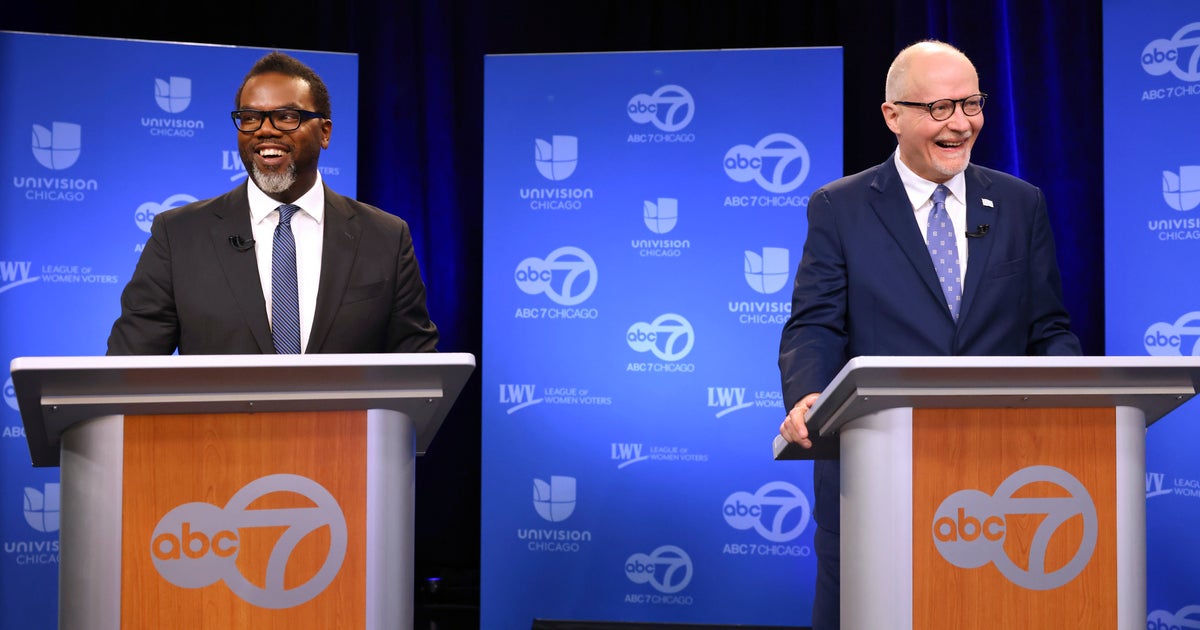 NextImg:Chicago Mayoral Candidates Scramble For Latino Votes