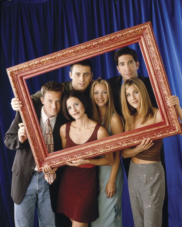 The cast of Friends (clockwise from left) Matthew Perry as Chandler Bing, Matt Le Blank as Joey Tribbiani, David Schwimmer as Ross Geller, Jennifer Aniston as Rachel Green, Lisa Kudrow as Phoebe Buffay, Courteney Cox as Monica Geller -- Photo by: David Bjerke/NBCU Photo Bank