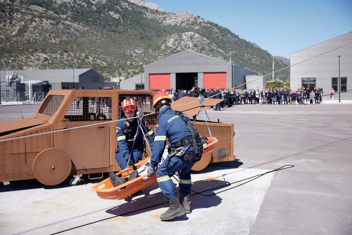 Στιγμιότυπο από την επίδειξη των πυροσβεστών