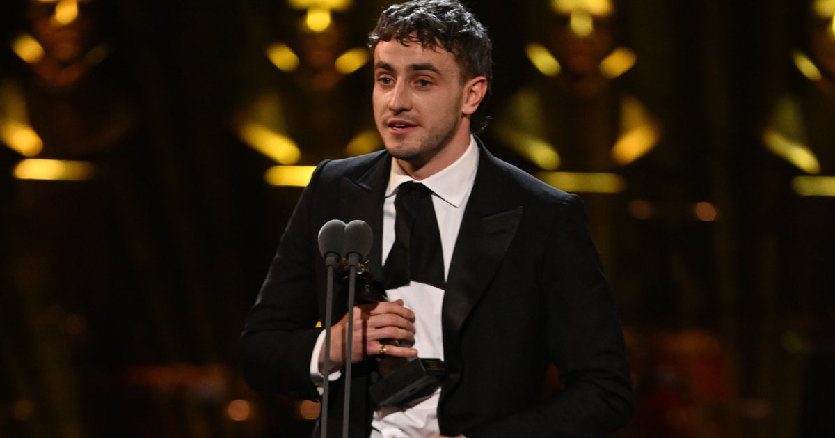 Paul Mescal Hopes Oliviers Win Gives His Mum 'A Little Lift' | HuffPost ...