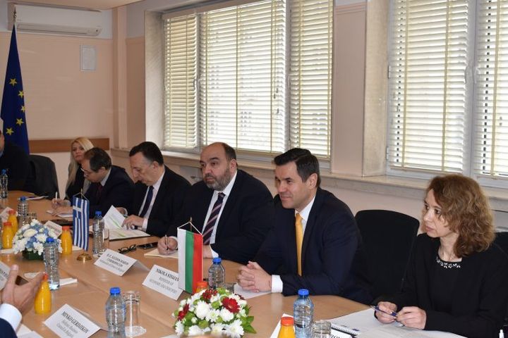 Ο Βούλγαρος Υπουργός Οικονομικών, Νικόλα Στογιάνοφ είχε την Παρασκευή συνάντηση με εκπροσώπους ελληνικών εταιριών στην Σόφια, παρουσία του Ελληνα πρέσβη, Αλέξιου-Μάριου Λυμπερόπουλου