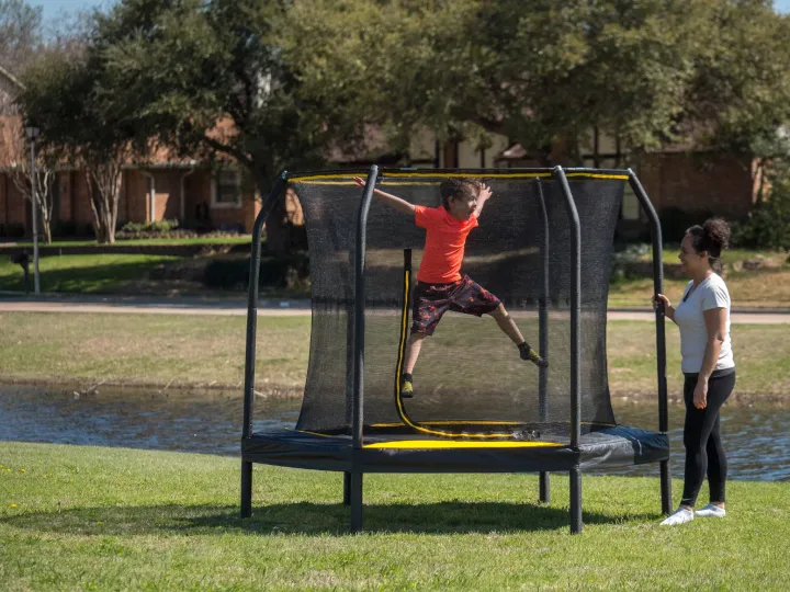 JumpKing 7.5-foot trampoline