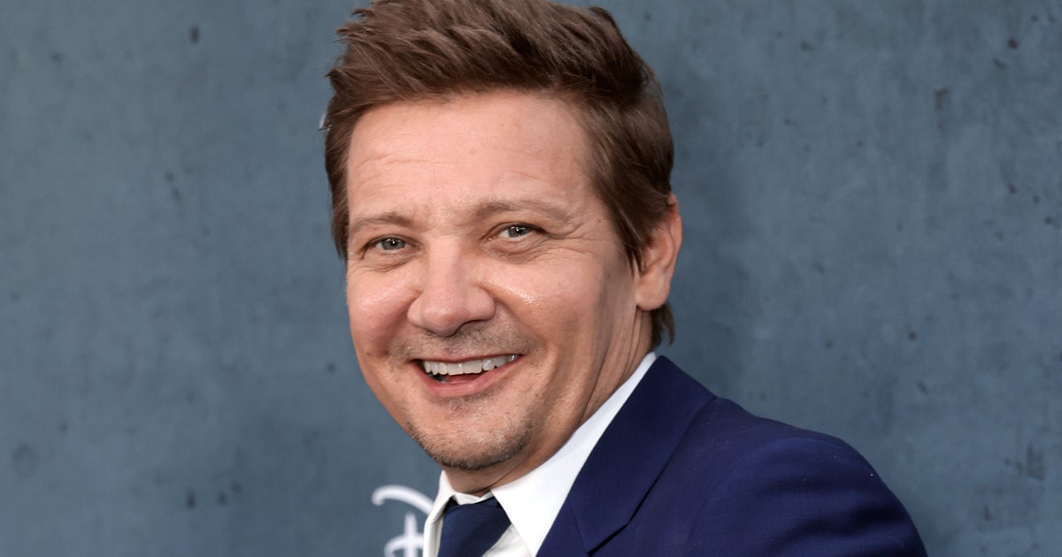 Jeremy Renner Makes First Red Carpet Appearance After Accident - Vimarsana News