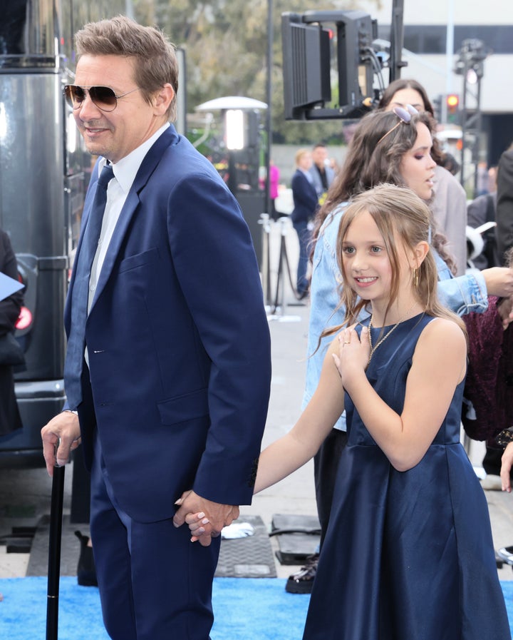 Jeremy Renner e sua filha de 10 anos, Ava.