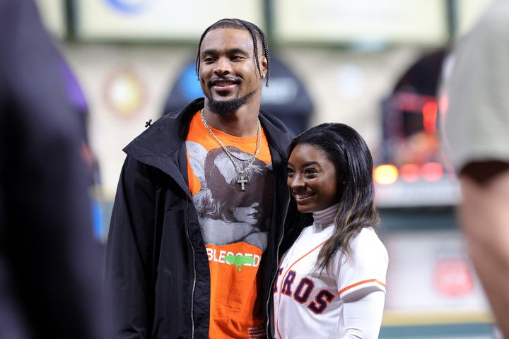 Simone Biles' boyfriend Jonathan Owens praises her record win