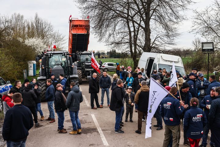 Διαμαρτυρία αγροτών κατά της εισαγωγής ουκρανικών σιτηρών στην Πολωνία, κοντά στα ουκρανικά σύνορα (16 Απριλίου 2023)