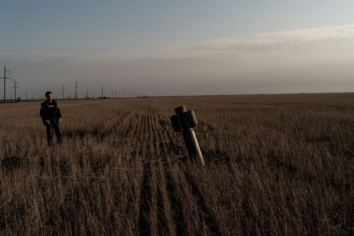 Ρουκέτα σε χωράφι με σιτηρά στο Μικολάιφ της Βουκραίας (3 Μαρτίου 2023)