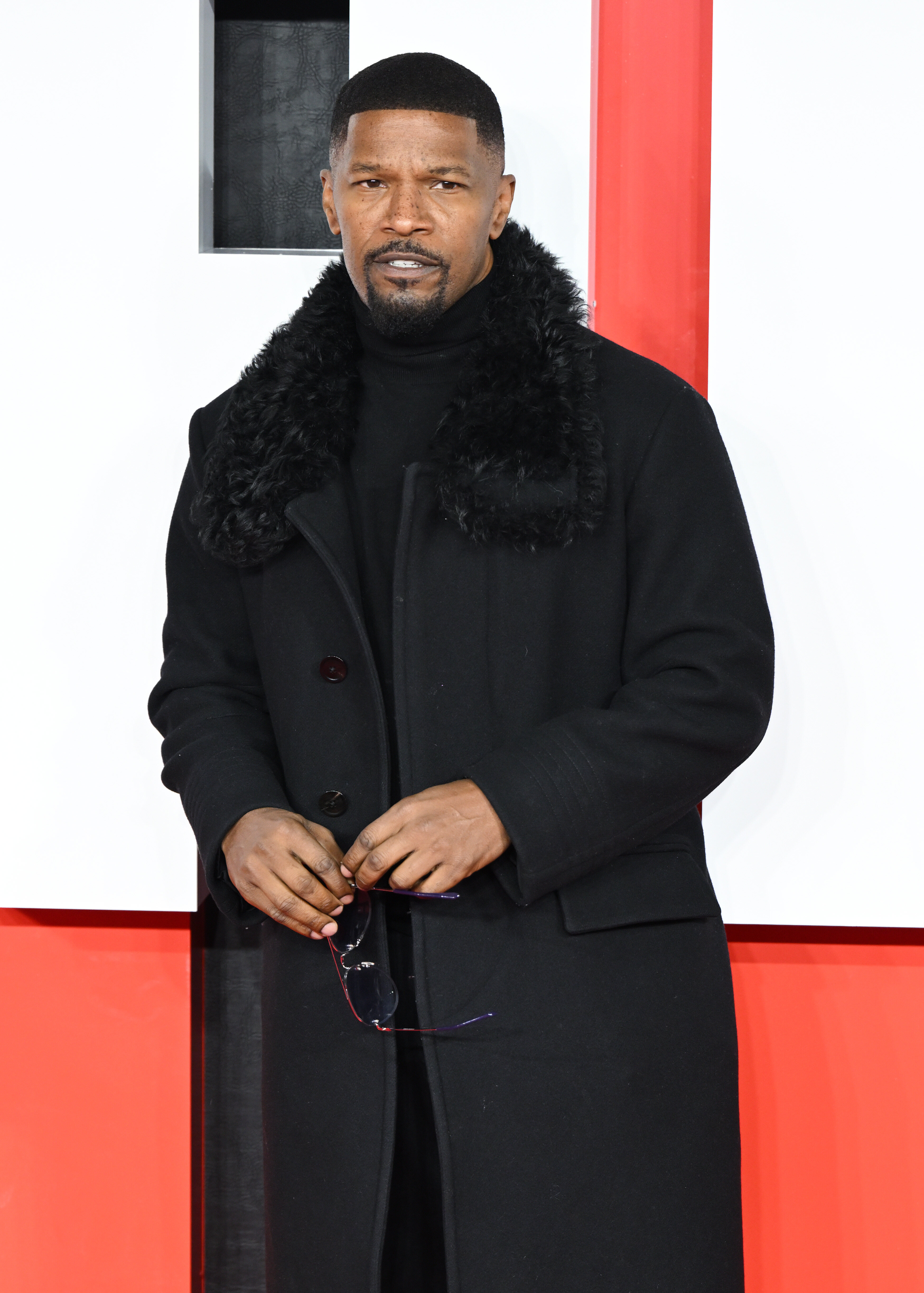 Jamie Foxx Is Still Hospitalized After Health Scare | HuffPost ...