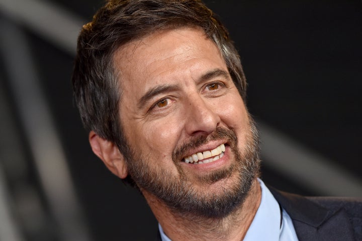 O ator Ray Romano disse que as dores no peito no início deste mês o levaram a uma visita ao médico - e, por fim, a uma cirurgia cardíaca.