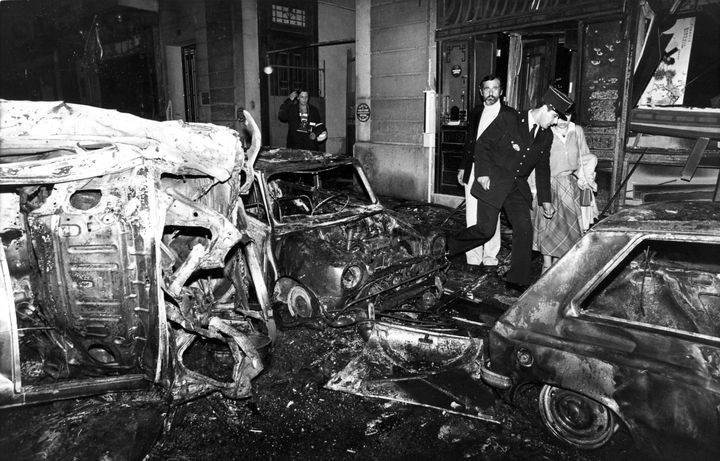Φωτογραφία από τη βομβιστική επίθεση στη συναγωγή της οδού Κοπέρνικου στο Παρίσι, 3 Οκτωβρίου 1980. 