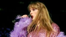 

    Taylor Swift Cuts Her Hand On Tour, Blames It On Bad Astrology

