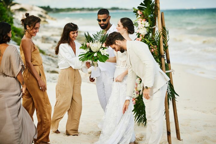 These days, mixed gender bridal parties and mismatched attire are both common.