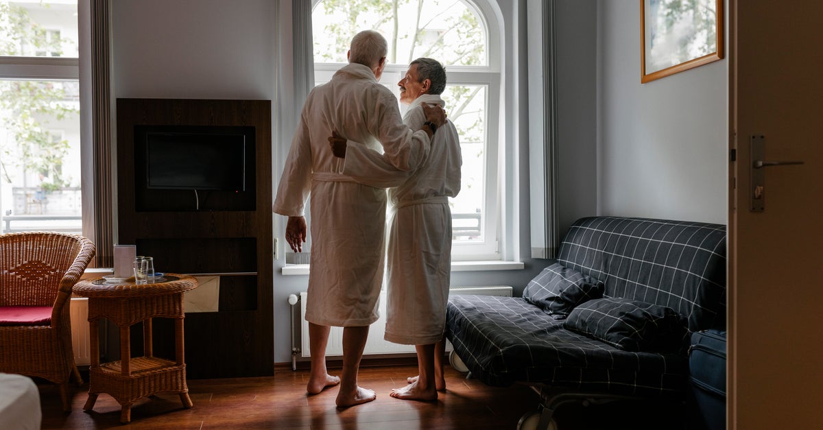 Why You Wake Up Earlier As You Get Older - HuffPost