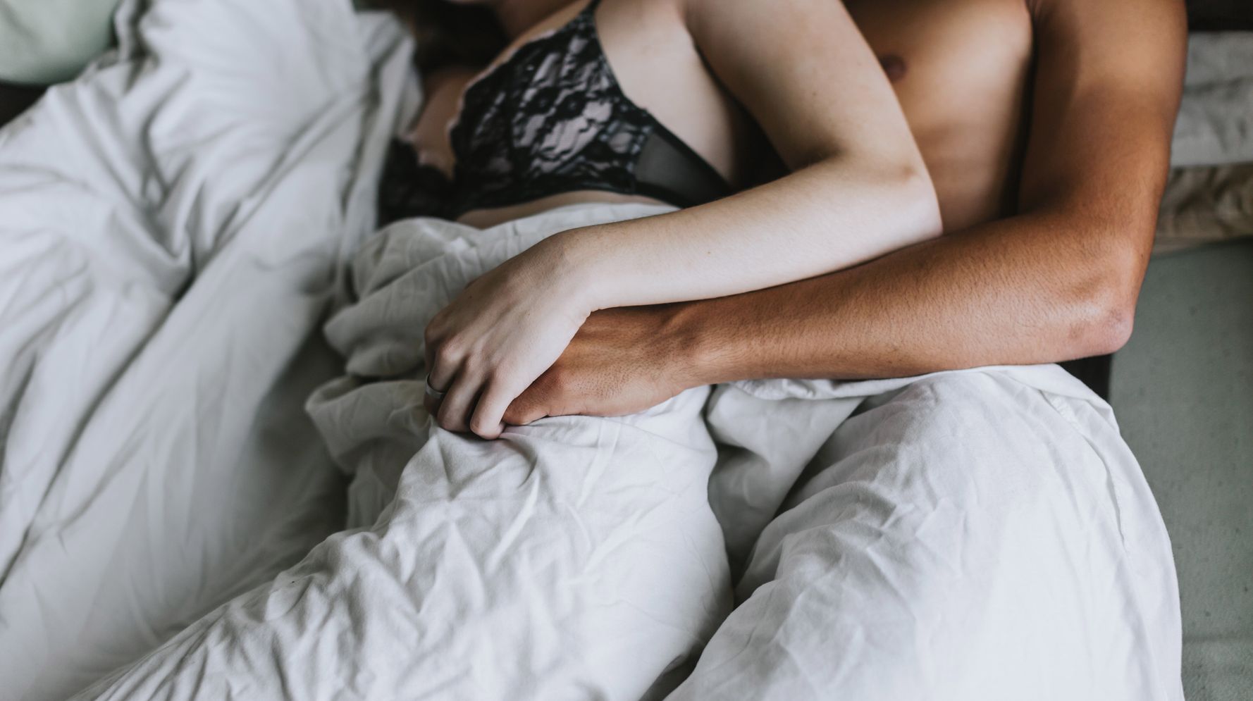 7 Health Benefits Of Sleeping Naked: Why You Shouldn't Wear Underwear To  Sleep