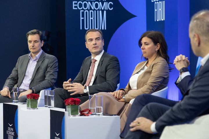Ο Διευθύνων Σύμβουλος της Παπαστράτος, κ. Γιώργος Μαργώνης (δεύτερος από αριστερά) συμμετείχε σε συζήτηση με θέμα «Innovation across the board: A Prerequisite for survival & Success» στο πλαίσιο του Delphi Economic Forum VIII