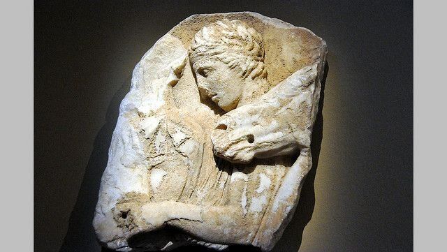 Θραύσματα της βόρειας ζωφόρου του Παρθενώνα ( 438 π.Χ. - 432 π.Χ. ) Μάρμαρο . Από τον Φειδία . Κατασκευάστηκε στην Ακρόπολη των Αθηνών, Αττική, Ελλάδα .Kunsthistorisches Museum, Βιέννη, Αυστρία