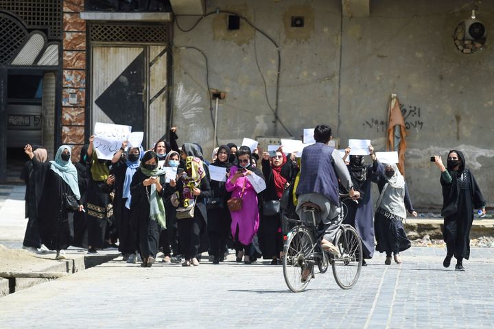 Afghan women protested in Kabul on April 29, defying a dissent crackdown to voice opposition to foreign nations formally recognizing the Taliban government ahead of a U.N. summit next week.