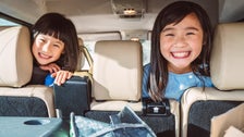 13 Mess-Free Activities To Entertain Kids While Traveling