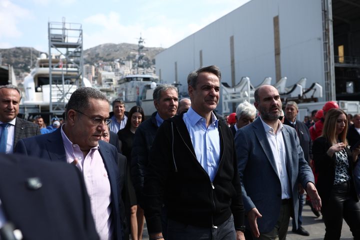 Επίσκεψη του Πρωθυπουργού Κυριάκου Μητσοτάκη στην εκλογική περιφέρεια της Β' Πειραιά, Τετάρτη 3 Μαΐου 2023. (ΒΑΣΙΛΗΣ ΡΕΜΠΑΠΗΣ/EUROKINISSI)