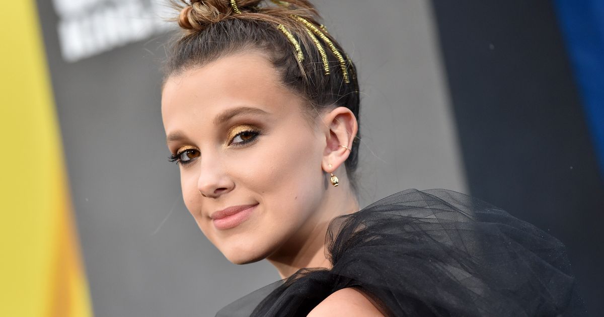 Photo of Millie Bobby Brown’s New ‘Paparazzi Disguise’ Is So Silly, Twitter Had To Crack Jokes
