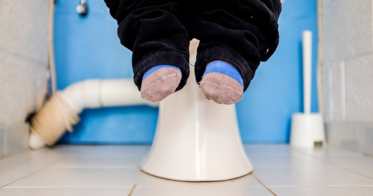 I'm A Paediatric Psychologist But Nothing Could Prepare Me For My Son's Fear Of Pooing - Vimarsana News