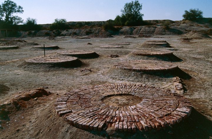 ΠΑΚΙΣΤΑΝ - ΑΠΡΙΛΙΟΣ 08: Αλεστικές πέτρες για σιτηρά στον αρχαιολογικό χώρο Χαράππα, Πακιστάν. Πολιτισμός της κοιλάδας του Ινδού, 3η χιλιετία π.Χ. (Φωτογραφία: DeAgostini/Getty Images)