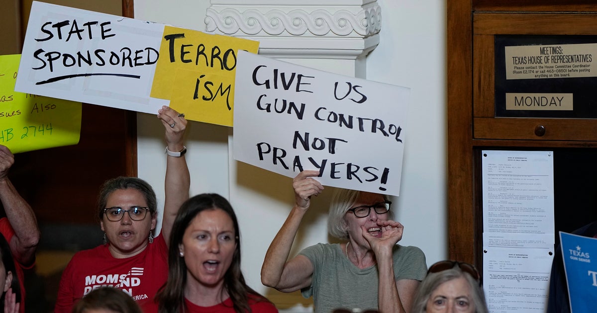 Texas Lawmakers Unexpectedly Advance Bill To Rise Age Of Some Gun Purchases - Vimarsana News