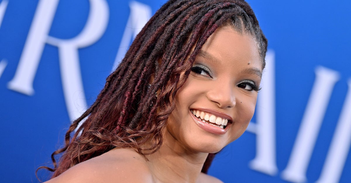 Halle Bailey Stuns At ‘Little Mermaid’ Premiere Halle Bailey Stuns At ‘Little Mermaid’ Premiere