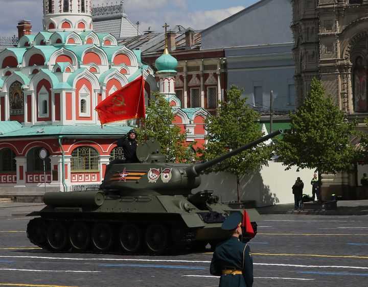 モスクワで5月9日に開催された対独戦勝78年を祝う軍事パレード。参加した戦車はT-34が1両のみだった