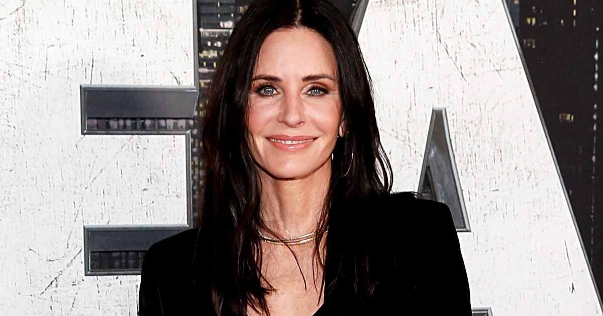 Courteney Cox Revives Iconic Monica Friends Moment On TikTok | HuffPost UK  Entertainment