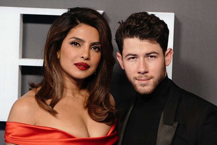 Priyanka Chopra e Nick Jonas na estreia global da série Amazon Prime Video do ator "Cidadela" em Londres.