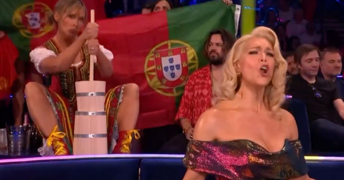 Mel Giedroyc recrée le moment emblématique du barattage du beurre de l’Eurovision