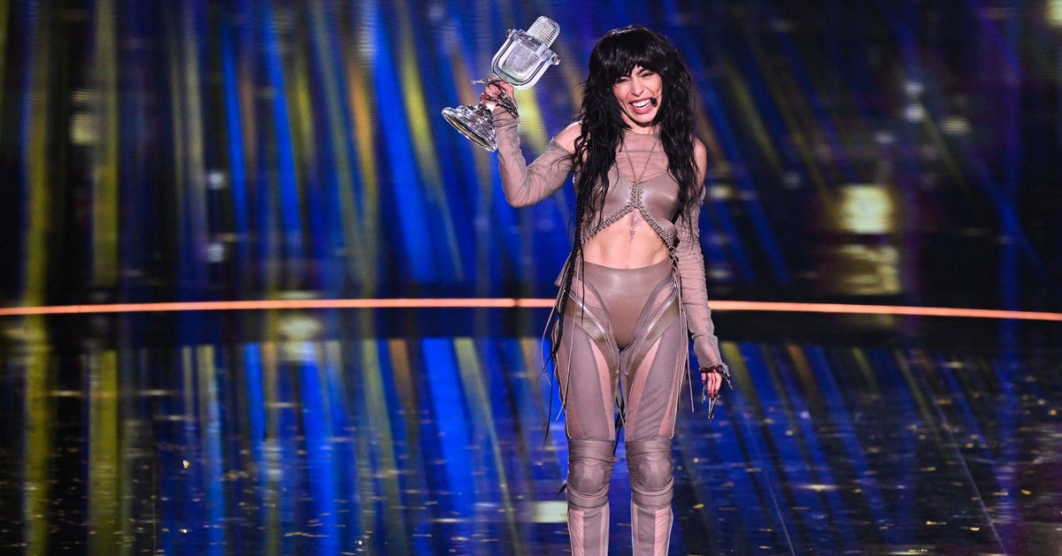 De Zweedse zangeres Lorraine wint voor de tweede keer het Eurovisie Songfestival met haar powerballad ‘Tattoo’