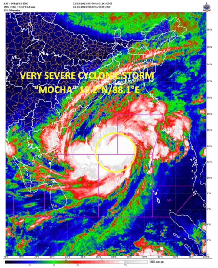 Δορυφορική εικόνα που παρέχεται από το Μετεωρολογικό Τμήμα της Ινδίας δείχνει ότι η καταιγίδα Mocha αναβαθμίστηκε σε κυκλώνα κατηγορίας 5 