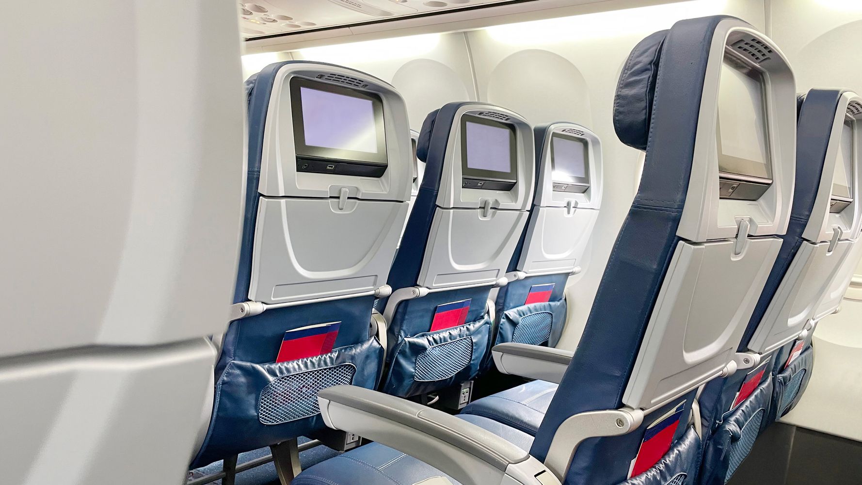 The Best Economy Seat To Book For A Long-Haul Flight