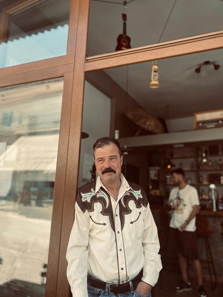 Christopher King. Το καλοκαίρι του 2022 του απονεμήθηκε η επίτιμη ελληνική ιθαγένεια για το έργο του στην προώθηση της ελληνικής μουσικής.