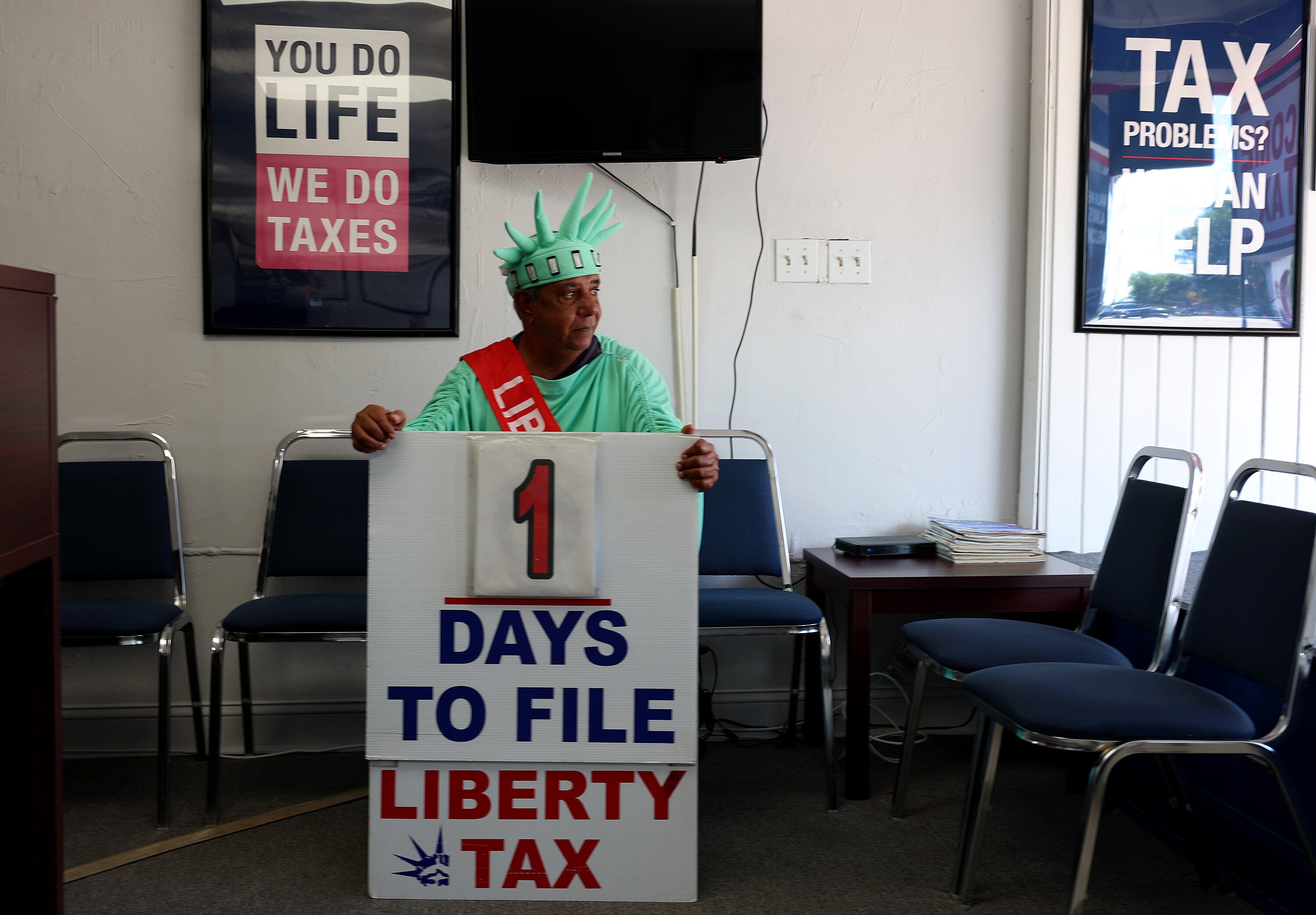Some Taxpayers Will Be Able to File Directly With IRS Next Year Under Pilot Program