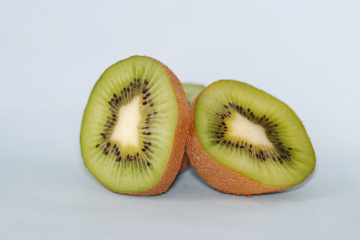 You should be eating kiwis for your gut.