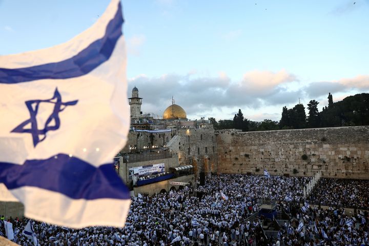 Israelis gather by the Western Wall in Jerusalem's Old city as Israel marks Jerusalem Day, in Jerusalem May 18, 2023. REUTERS/Ronen Zvulun