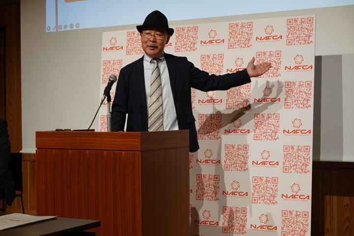 記者会見するNAFCA代表理事の植田益朗さん（2023年5月19日撮影）