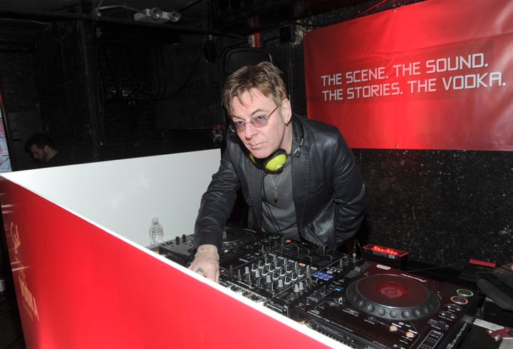 Andy Rourke, baixista do The Smiths, uma das bandas britânicas mais influentes da década de 1980, morreu após uma longa doença com câncer no pâncreas.