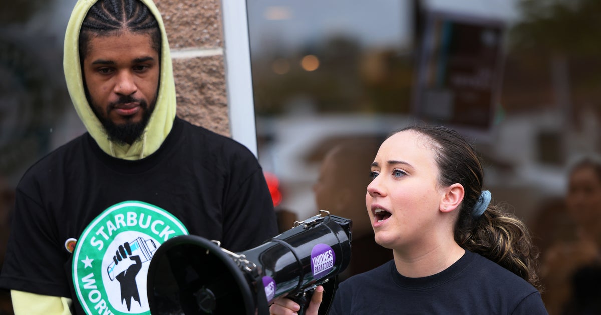 Le syndicat de Starbucks demande à l’entreprise de négocier un contrat national