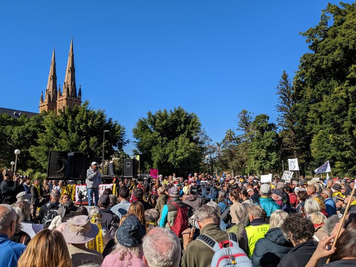 Οι υποστηρικτές του Τζούλιαν Ασάνζ διαδηλώνουν στο Χάιντ Παρκ, Σίδνεϊ, Αυστραλία, 24 Μαΐου 2023.