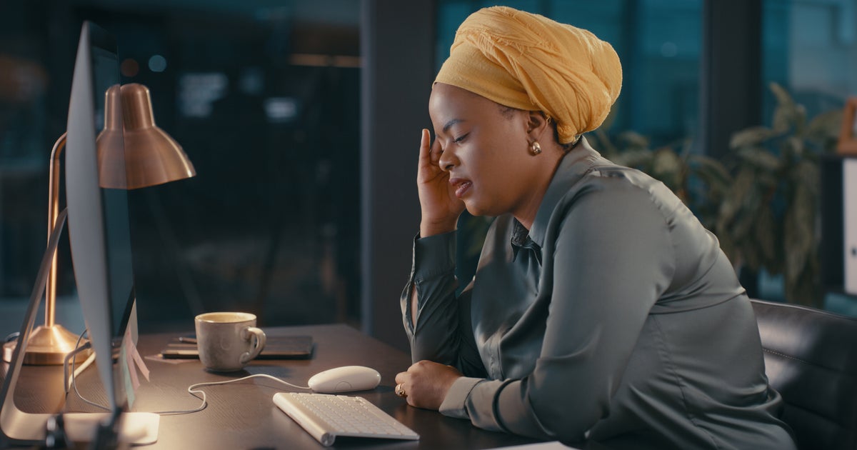 Photo of If You’re Feeling Overwhelmed, Psychologists Want You To Stop Doing These 5 Things